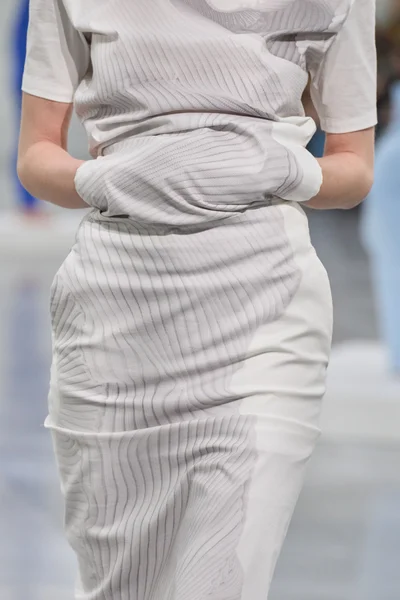 Look 12
